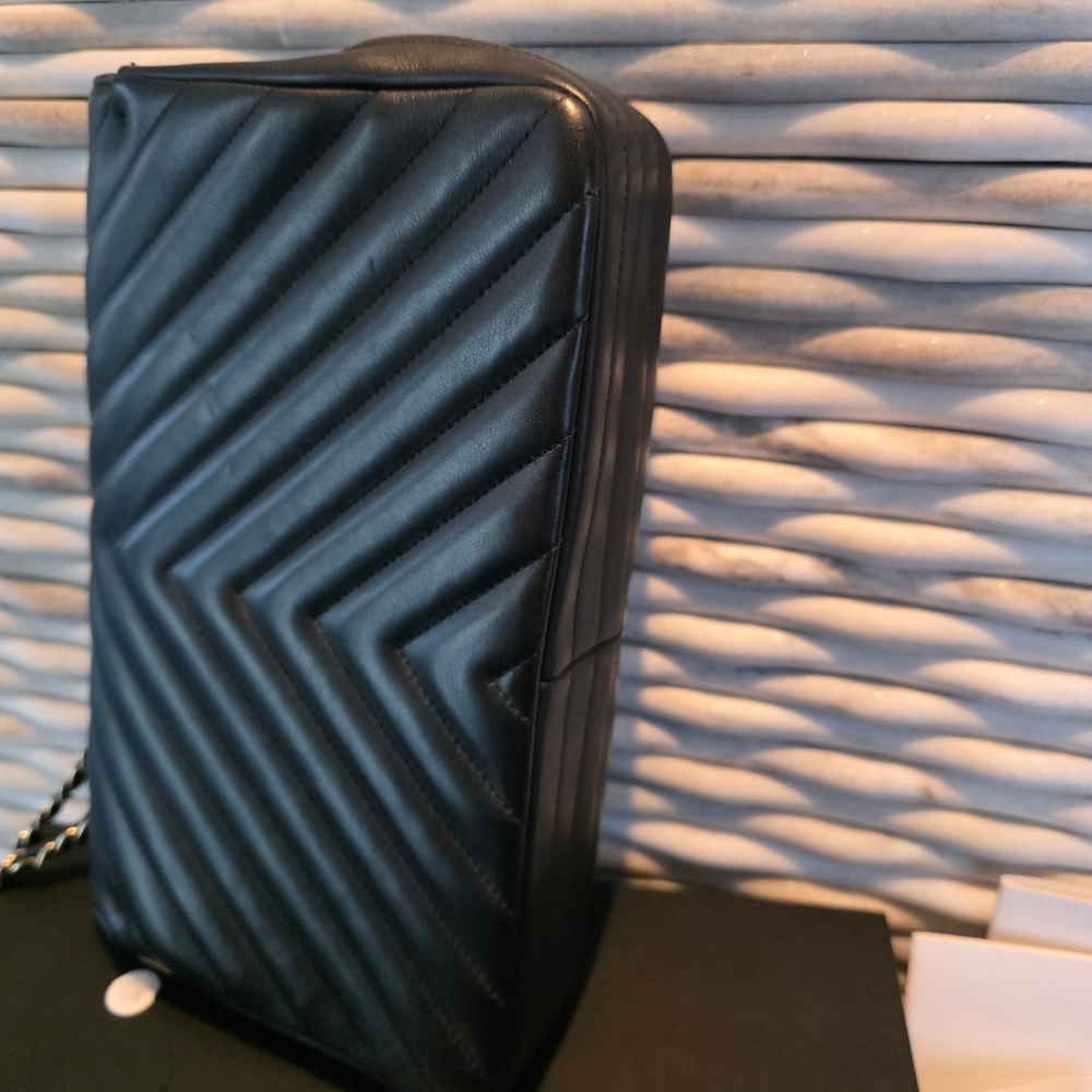 Chanel Chevron Quilted Statement Bag - Picture 6 of 16